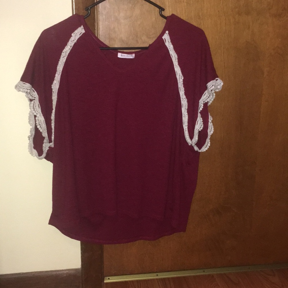 Maroon top with lose sleeves